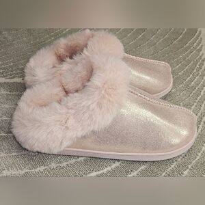 Lauren Conrad Pink Faux Fur Women's Slippers